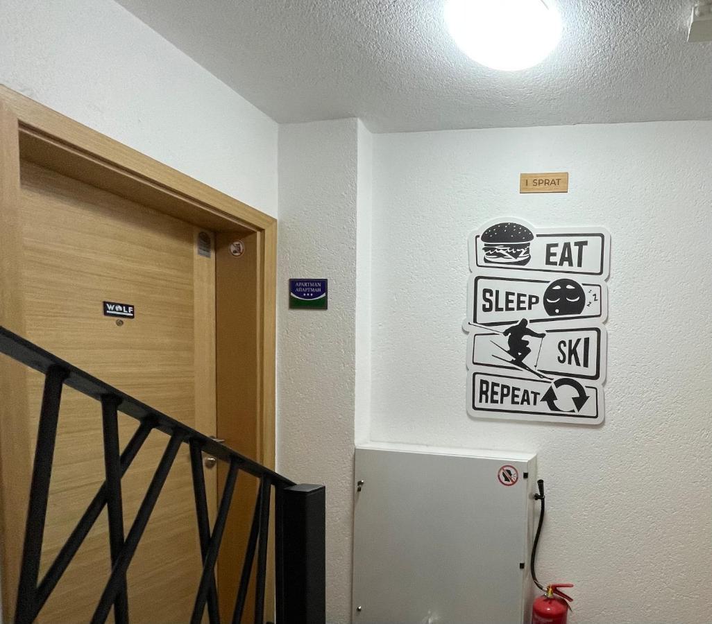 Wolf Apartments ヤホリナ エクステリア 写真